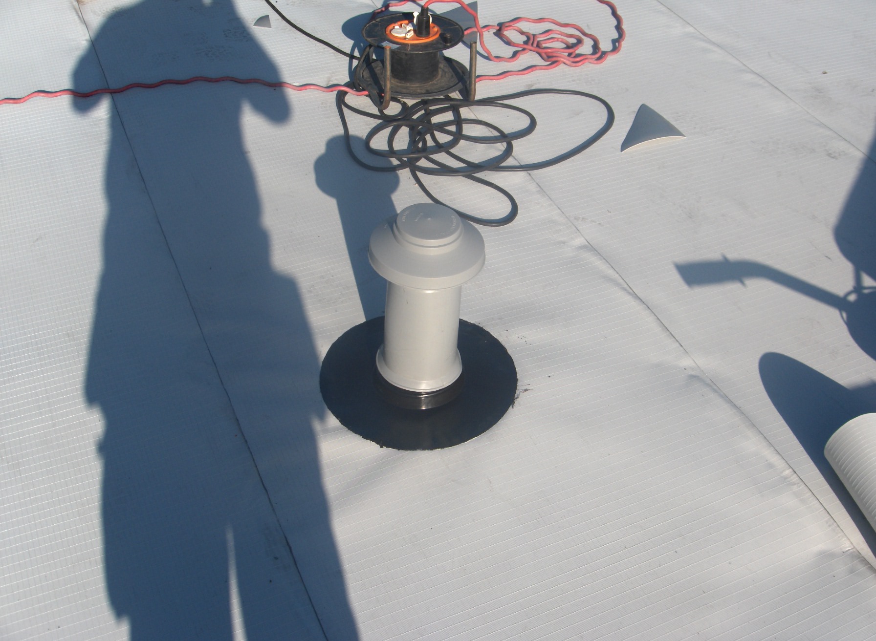 Kunststof dakbedekking op plat dak met nette afwerking – dakdekker Maarn