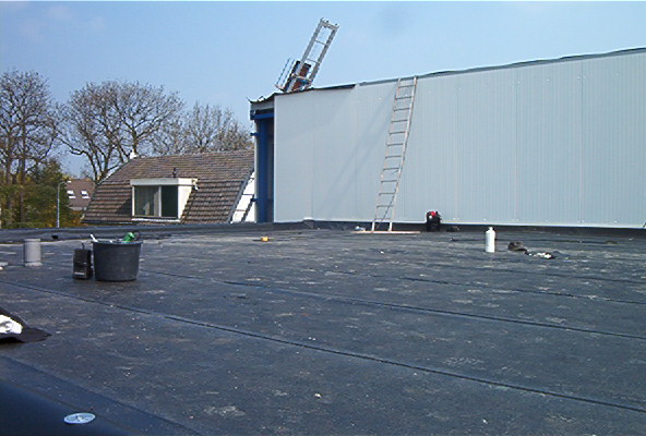 Bedrijfsdak met zwarte ECB dakbedekking Maarsbergen tweede dakvlak