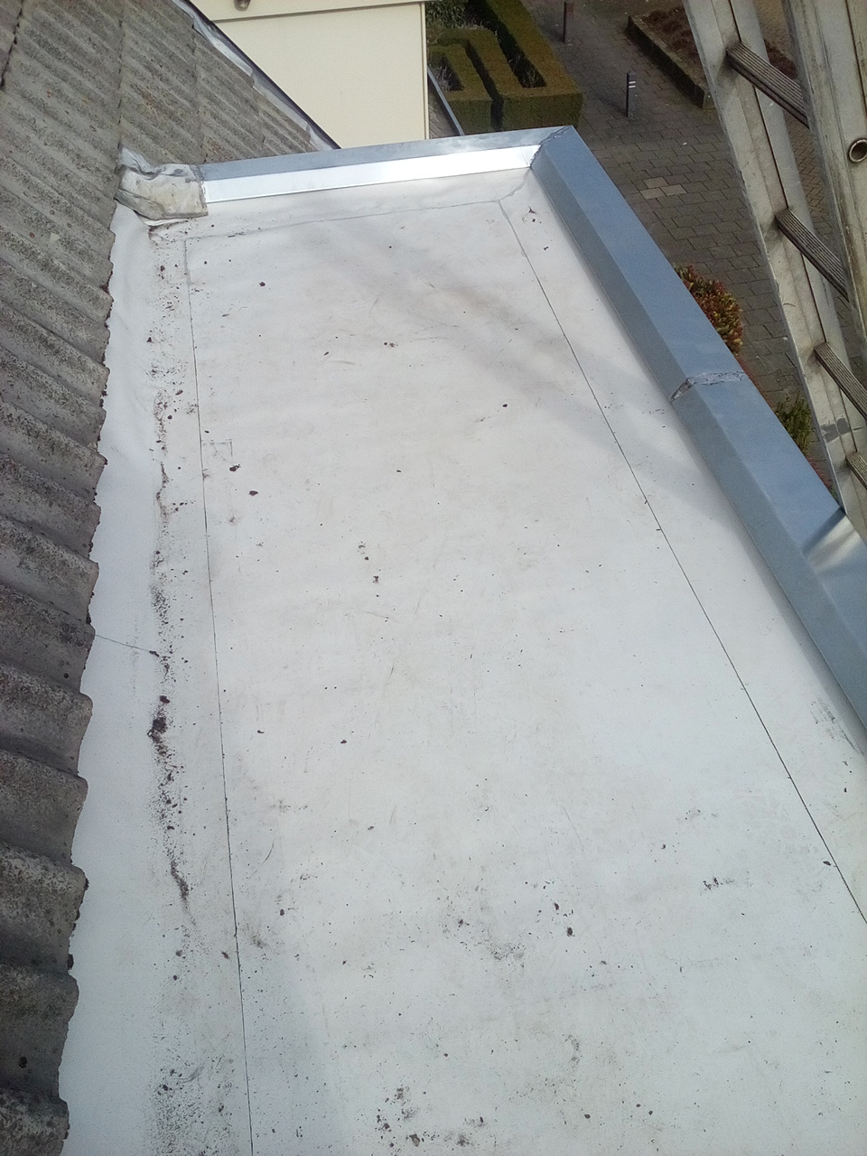 Dakdekker Olst – strak gelaste naden en randaansluiting