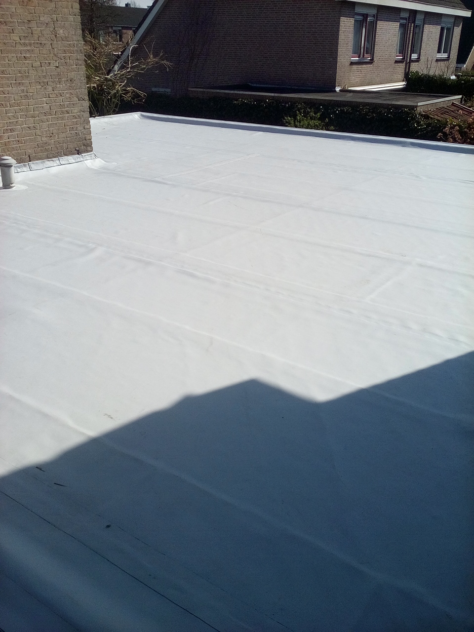 Garagedak Rubenslaan Woudenberg met witte KÖSTER TPO dakbedekking