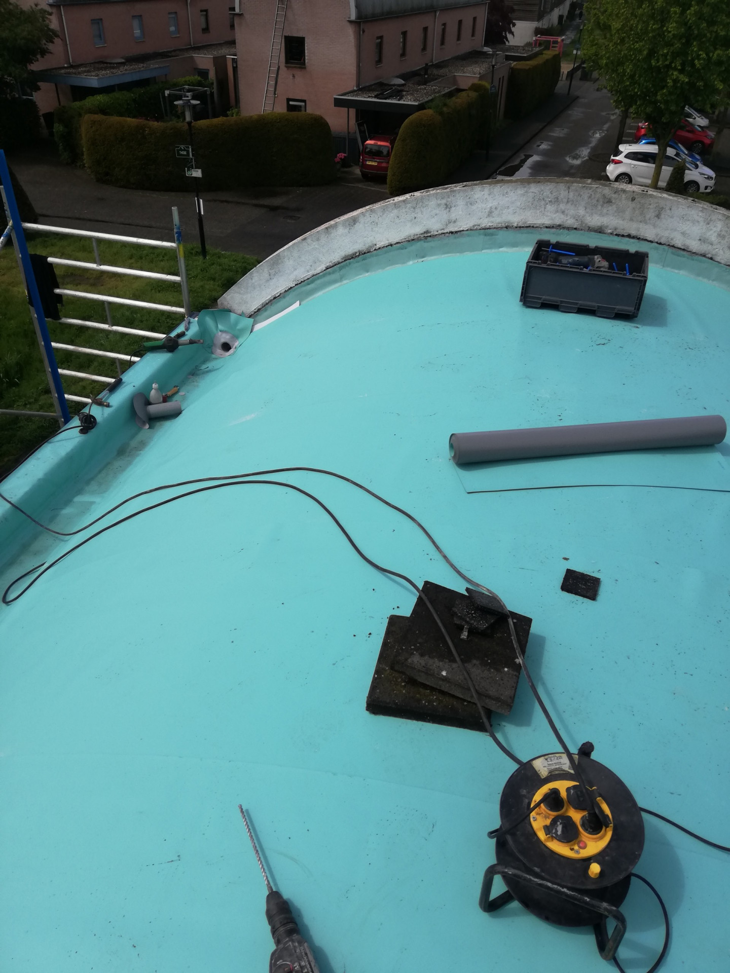 Dakdekker Vaassen – strak gelaste naden en randaansluiting