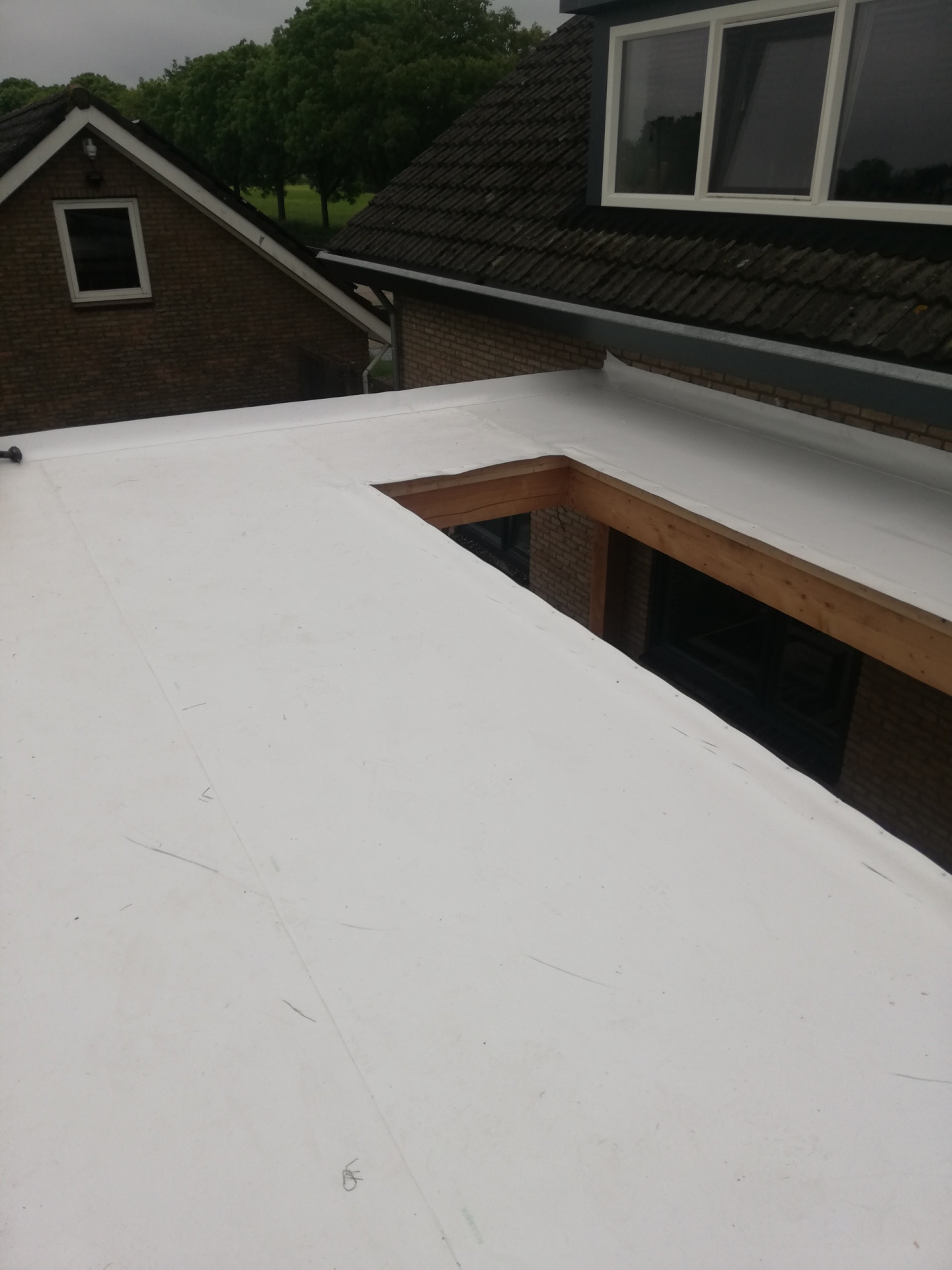 Dakdekker Heerde – strak gelaste naden en randaansluiting