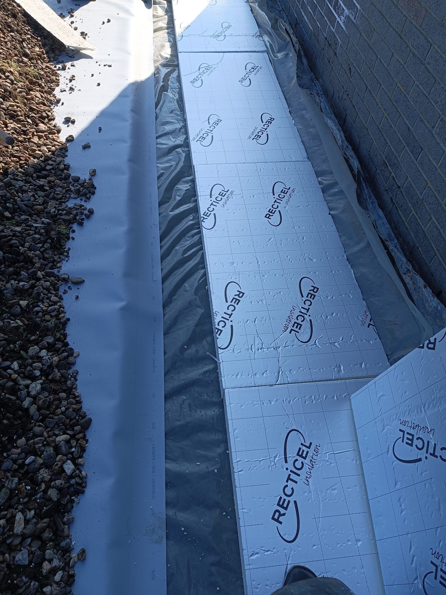 Nette randzone en detailwerk op een plat dak in Houten