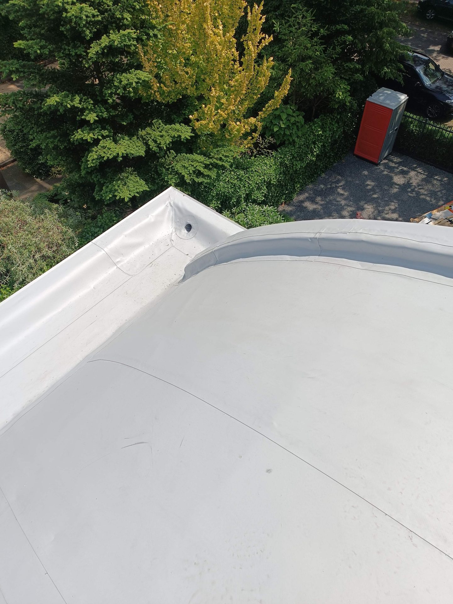 Duurzaam groot dakproject gebruikt als hero-afbeelding voor dakdekker Voorthuizen